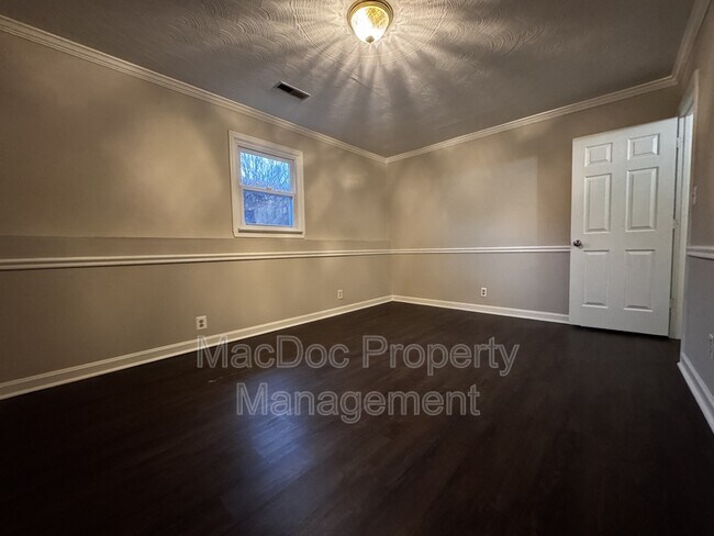 Building Photo - 7301 Drew Ln