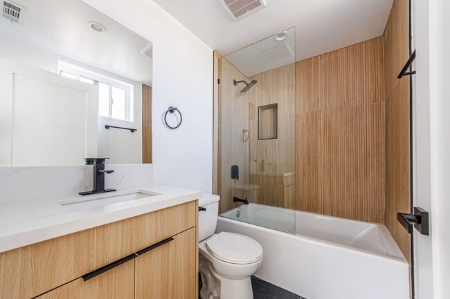 Building Photo - 13463 Beach Ave