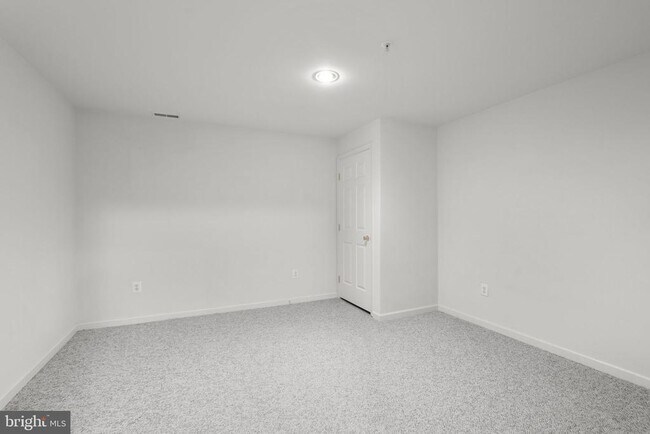 Building Photo - 6381 Stockbridge Overlook Ct