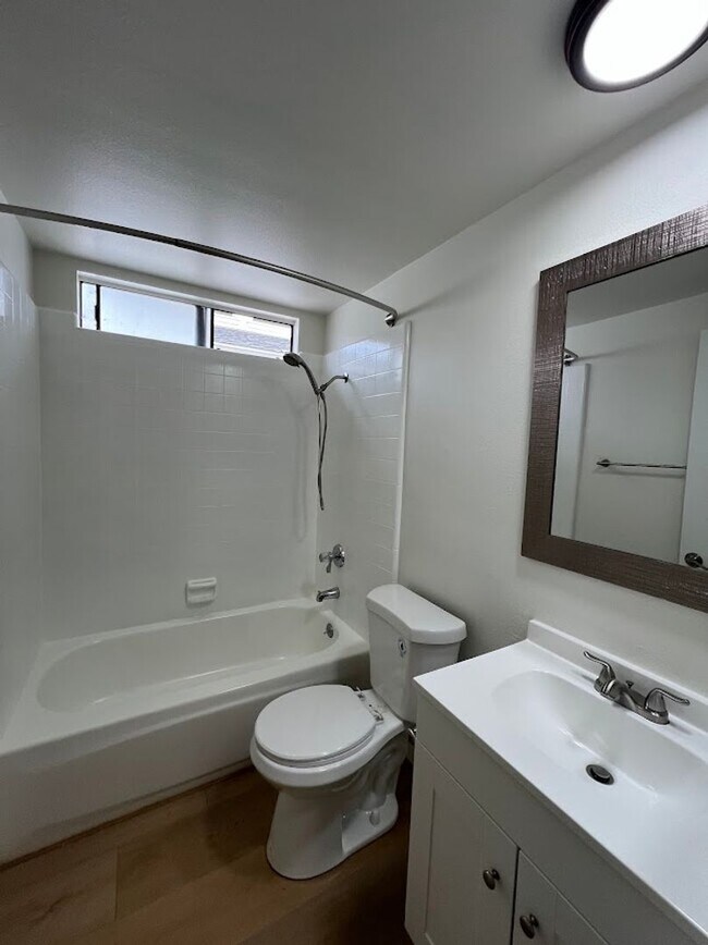 Building Photo - 1505 E Balboa Blvd