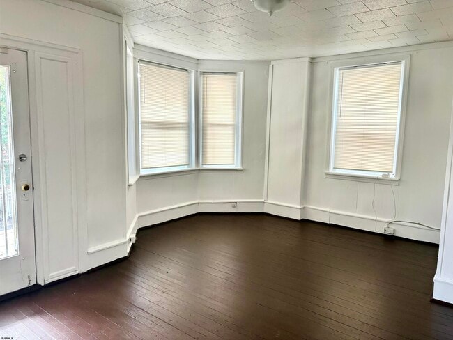 Building Photo - 117 N Georgia Ave