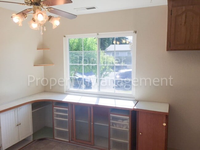 Building Photo - Very nice 3 Bd/2 Ba, 1388 sf single-family house in Concord available Now for Lease!