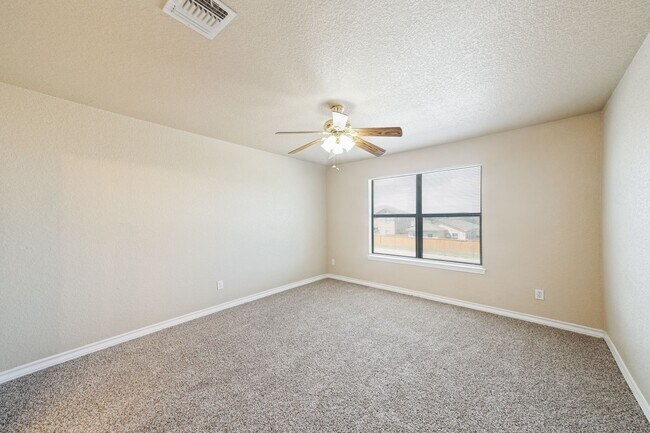 Building Photo - 11443 Creek Eagle