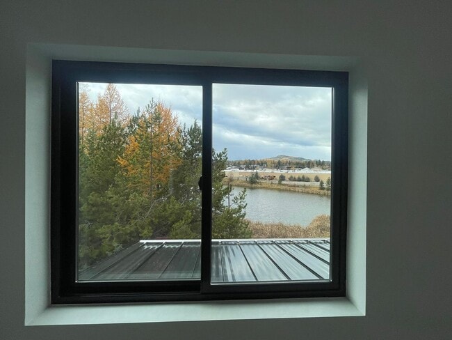 Building Photo - Whitefish Landing Town House