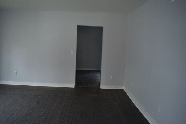 Building Photo - 315 Voorheis St