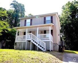Building Photo - Spacious 4BR/2BA Brainerd Home Move In Ready!