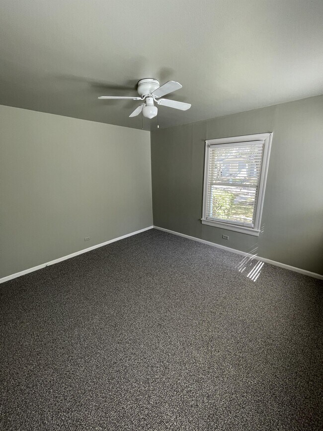 Building Photo - 935 Allen Ave