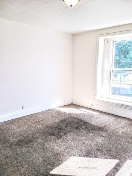 Primary Photo - 202 E Gilbert St