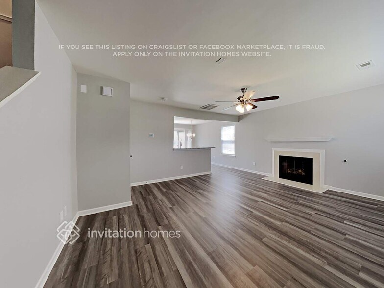 Building Photo - 15249 Pangborn Pl