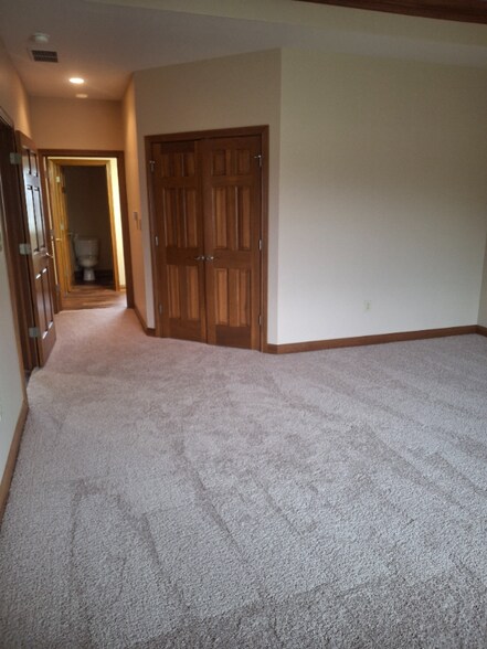 Building Photo - 256 W Brookville Rd