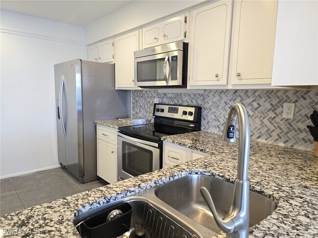 Primary Photo - 13511 Stratford Pl Cir