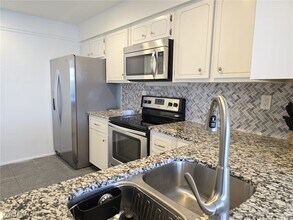 Building Photo - 13511 Stratford Pl Cir