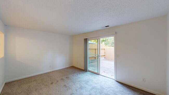 Building Photo - 18219 Happy Ln