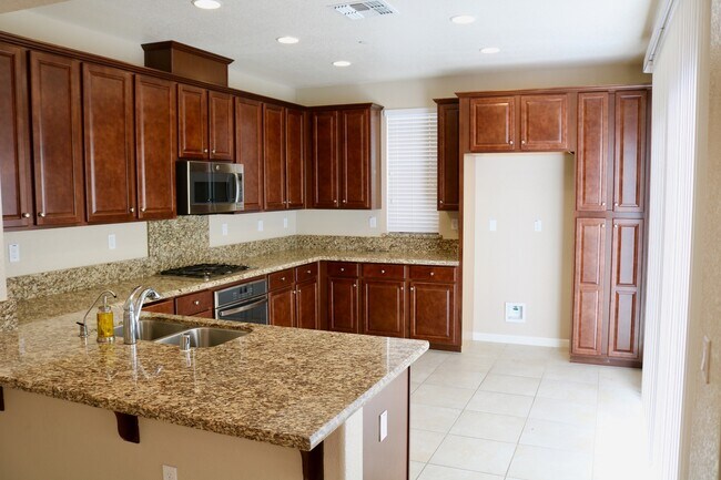 Building Photo - Beautiful home in Brentwood with SOLAR!