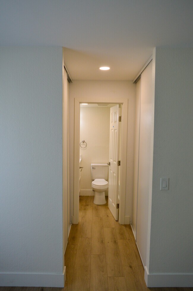 Building Photo - 3535 Banbury Dr