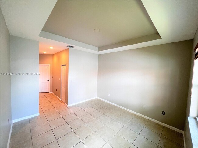 Building Photo - 3970 NE 11th Dr