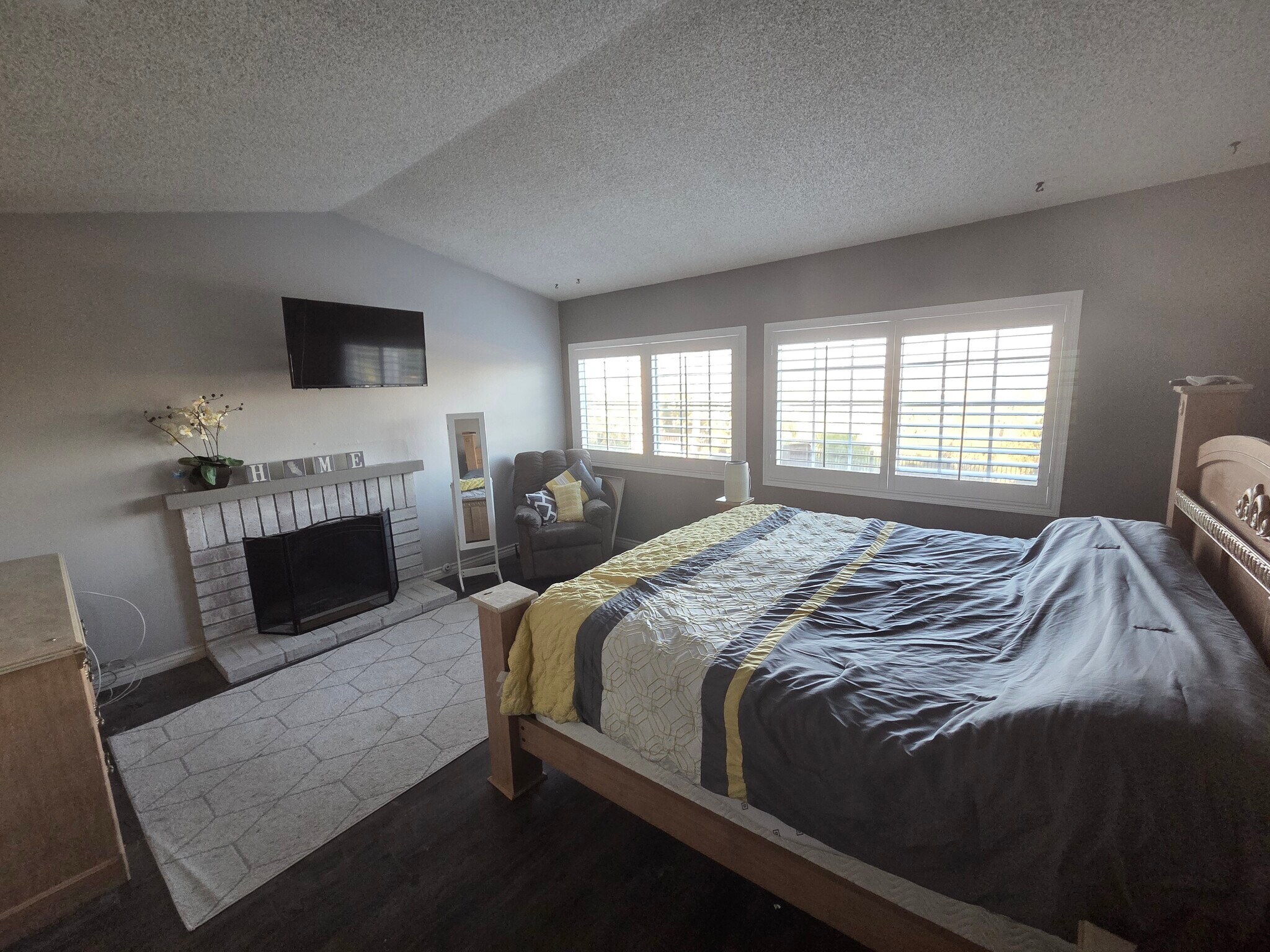 Building Photo - 22 Ridge Crest Cir