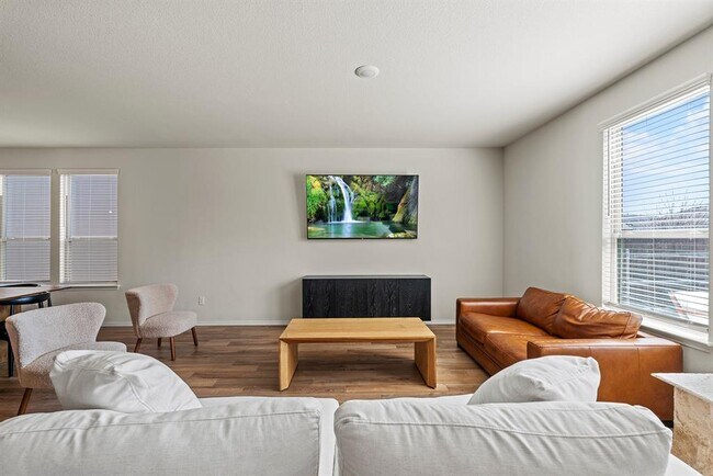 Building Photo - 324 Black Alder St