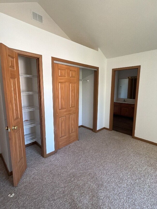 Building Photo - 2747-2751 Wyndham Ct