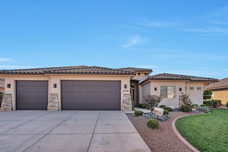 Building Photo - 4038 S Sweet Escape Dr