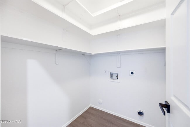 Building Photo - 1540 E San Remo Ave