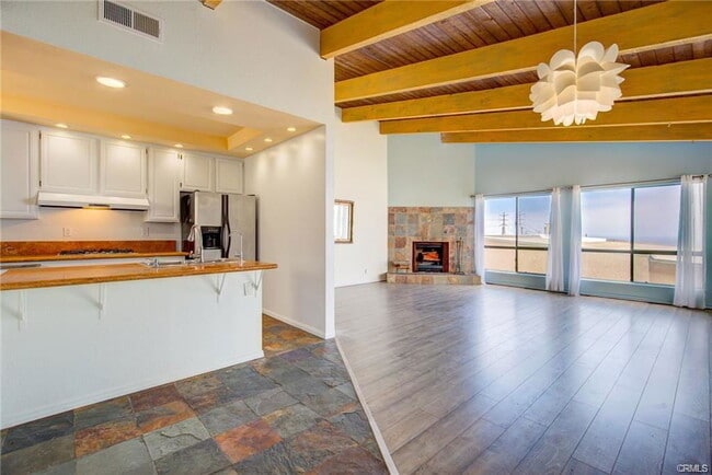 Building Photo - 962 1st St