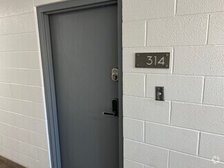 Building Photo - Studio Apartment - Available August 18th