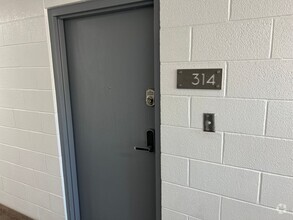 Building Photo - Studio Apartment - Available August 18th