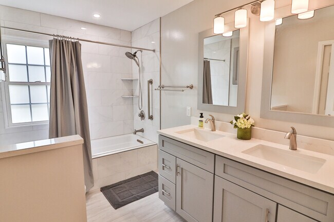 Building Photo - 9633 Cinnamon Creek Dr