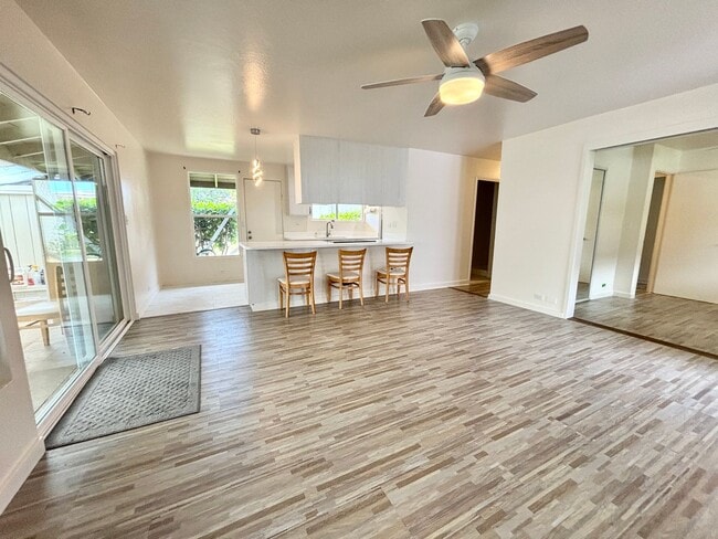 Building Photo - Newly Renovated 3BR/2BA Townhouse at Waial...