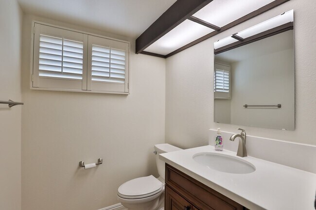Building Photo - Spacious 3-Bedroom Scripps Ranch Home