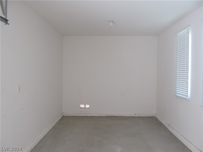 Building Photo - 7225 Fern Meadow St