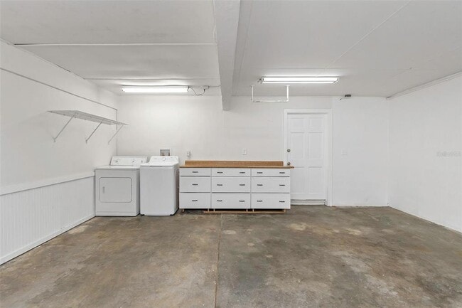 Building Photo - 4622 W El Prado Blvd