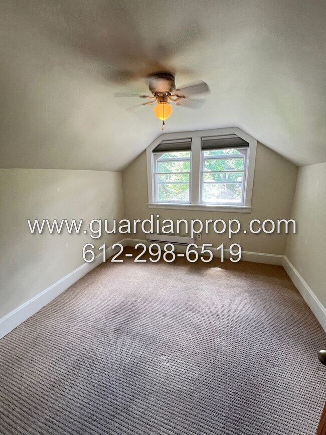 Building Photo - Mac Groveland House Available August 1, Fu...