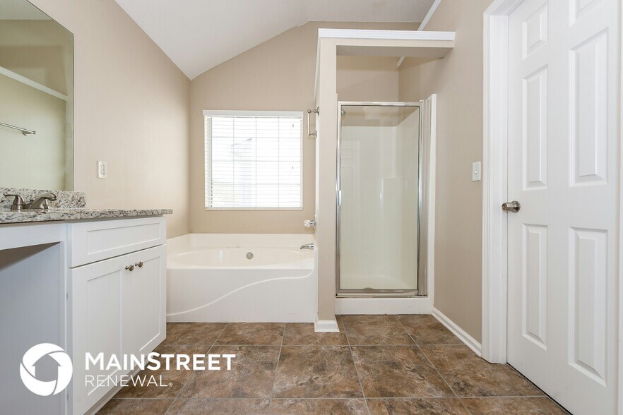 Building Photo - 473 Hillandale Park Dr