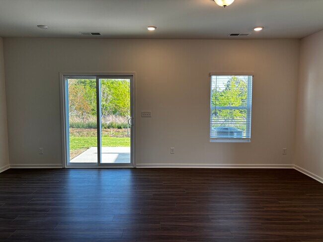Building Photo - 2721 Yeager Dr NW