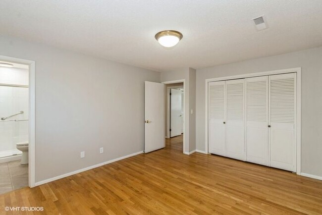 Building Photo - $3,000 | 5 Bedroom, 2.5 Bathroom House | N...