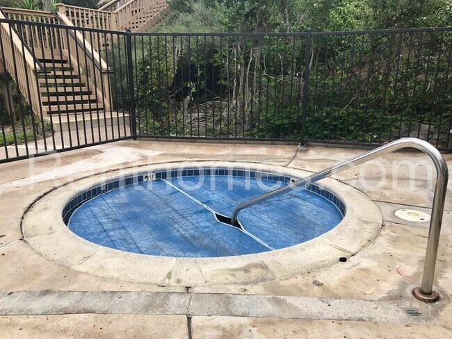 Building Photo - 9628-32 Caminito Del Feliz, Spacious Townhome in Great Community Close to UCSD!