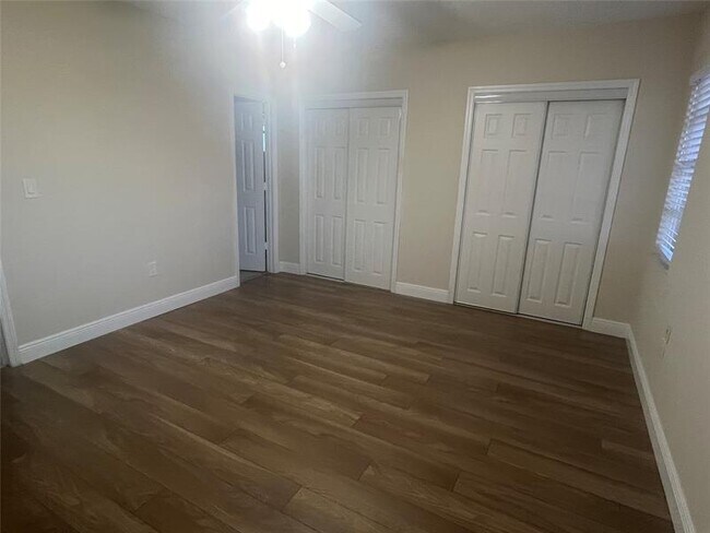 Building Photo - 5507 SW 24th Ave