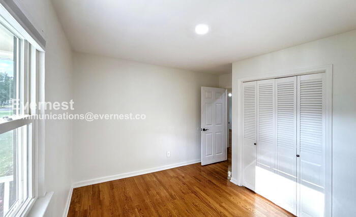 Building Photo - 7339 Brookside Dr