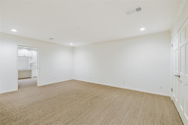 Building Photo - 50 Woodstone Square