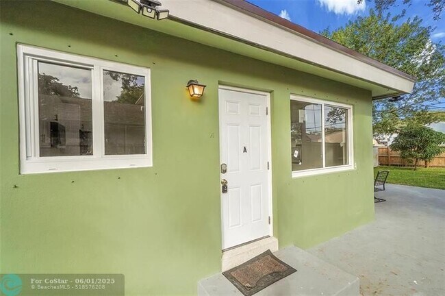 Building Photo - 513 SW 15th St