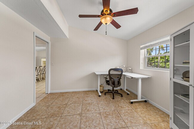 Building Photo - 251 Avenida De La Vista