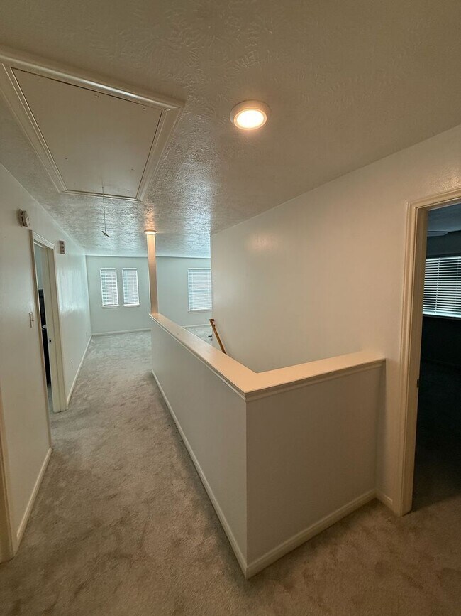 Building Photo - 2722 Springstone Dr