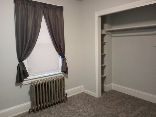 Building Photo - 865 Lancaster Ave