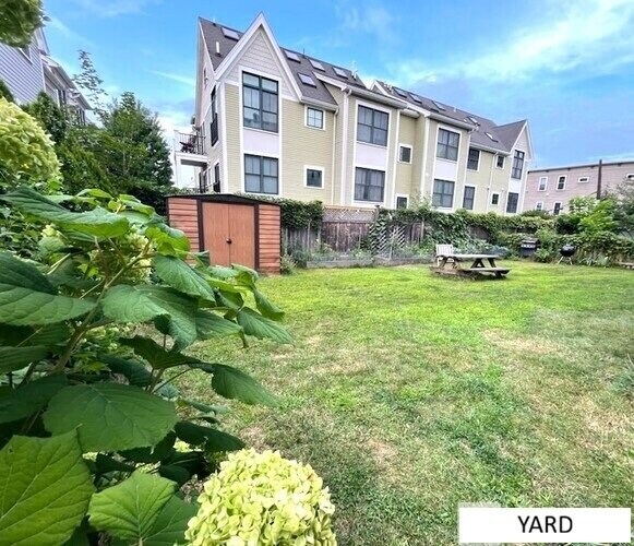 Building Photo - 257 Highland Ave