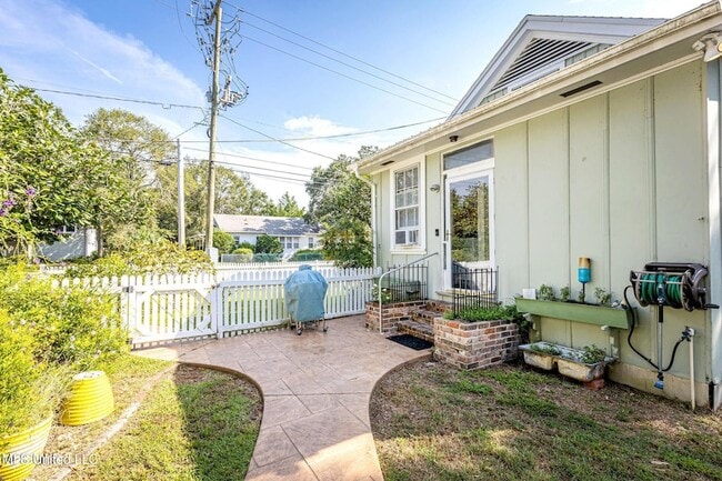 Building Photo - 145 St Francis St