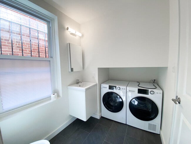 Building Photo - 1832-34 Callowhill St