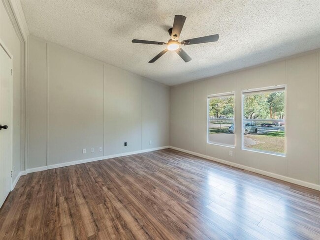 Building Photo - 301 N Buffalo Ave