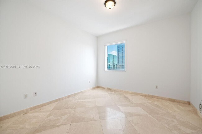 Building Photo - 1050 Brickell Ave
